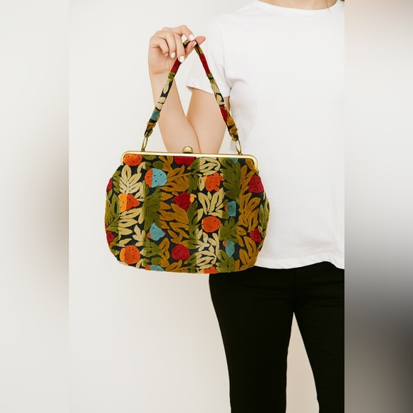 Vintage Tapestry Carpet Bag Purse | 10x14” Floral Boho Handbag with Gold Frame - Picture 2 of 3